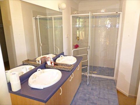 Palais D'Amor At Greenwell Point - Accommodation Ballina 57