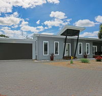 Poolside - Accommodation Ballina