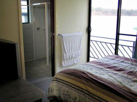 Takeme2 Houseboat - Accommodation Ballina 3