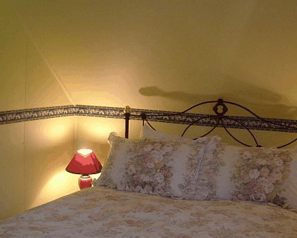 Hamilton Old School House Cottages - Accommodation Ballina 0