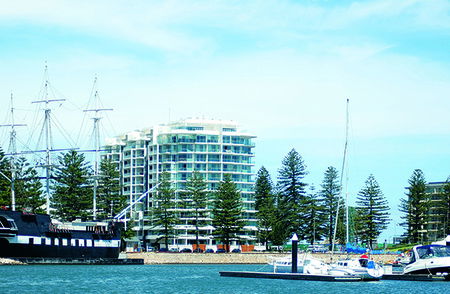 Oaks Liberty Towers - Accommodation Ballina 1