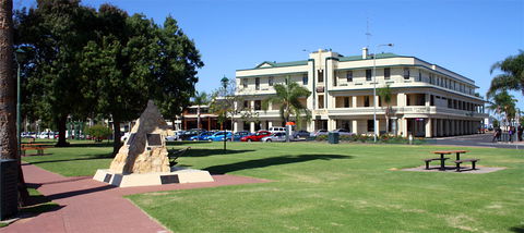 Renmark Hotel/Motel & Function Centre - Accommodation Ballina 8