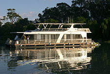 Whitewater Houseboat - Accommodation Ballina 0