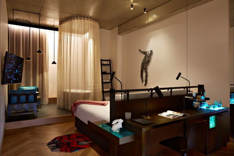 QT Melbourne - Accommodation Ballina 0