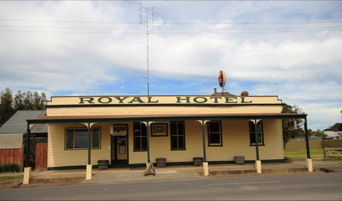 Royal Hotel Snake Valley - Accommodation Ballina 0