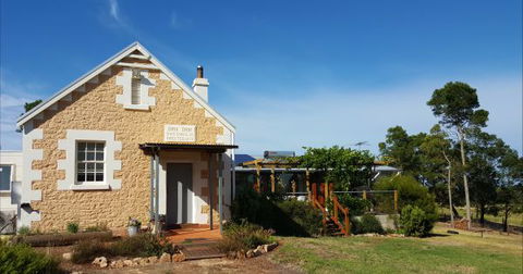 The Old Drik Drik Schoolhouse Retreat - Accommodation Ballina 0