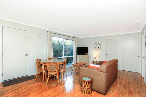 Ariadne - A Hop Skip And A Jump To The Beach With Sea Views - Accommodation Ballina 5