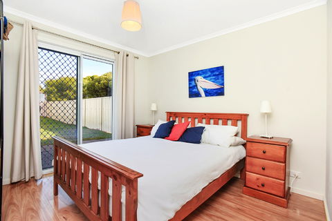 Ariadne - A Hop Skip And A Jump To The Beach With Sea Views - Accommodation Ballina 7