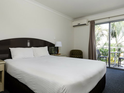 The Waterloo Bay Hotel - Accommodation Ballina 2
