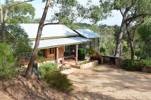 Trestrail Cottage - Accommodation Ballina 0