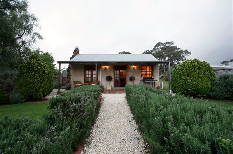 Enerby Farm Cottage - Accommodation Ballina 1