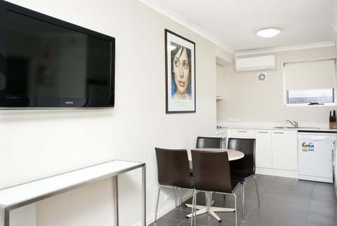 Forrest Hotel And Apartments - Accommodation Ballina 1