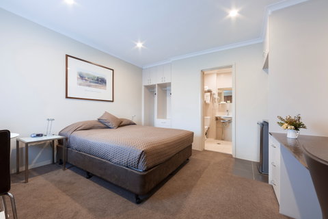 Forrest Hotel And Apartments - Accommodation Ballina 2