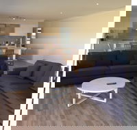 Makai Barlings Beach