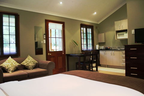 Sunshine Valley Cottages - Accommodation Ballina 1