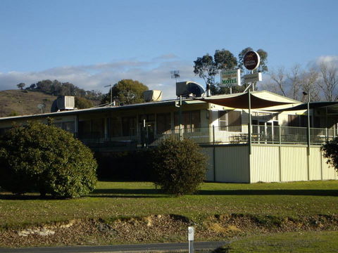 Talbingo Country Club - Accommodation Ballina 0