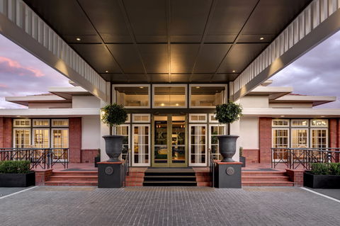 Hotel Kurrajong Canberra - Accommodation Ballina 1