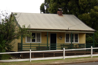 Pemberton Backpackers YHA & Budget Cottages - Accommodation Ballina 2