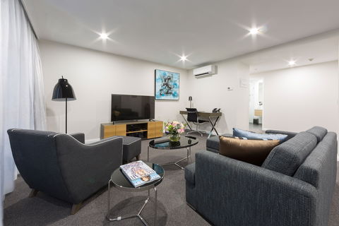 Avenue Hotel Canberra - Accommodation Ballina 0