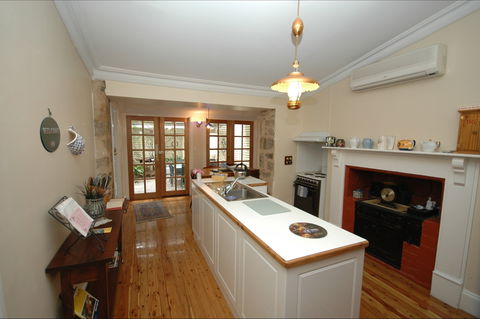Clare Valley Heritage Retreat - Wishing Well Cottage - Accommodation Ballina 0