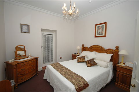Clare Valley Heritage Retreat - Wishing Well Cottage - Accommodation Ballina 1