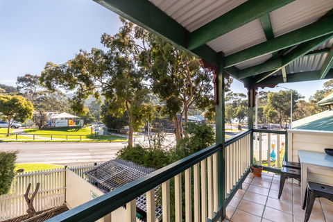 Dlux + Escape @ Lorne - Accommodation Ballina 2