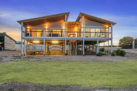 Sceale Bay Seaview Escape - Accommodation Ballina 0