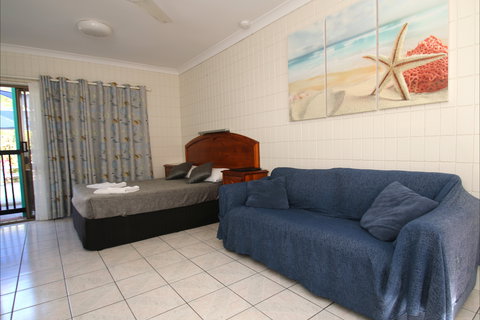 Tropical Palms Resort & 4WD Hire - Accommodation Ballina 2