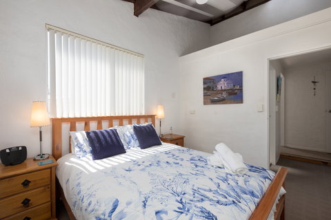 Absolute Oceanfront Cottage - Accommodation Ballina 1