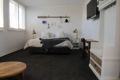 Anchor Geelong - Accommodation Ballina 1