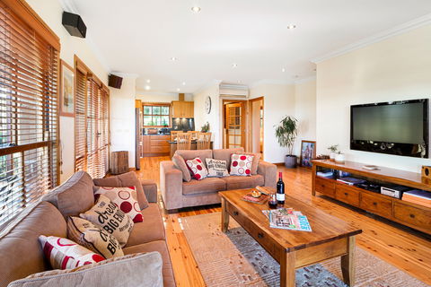 A View To A Hill - Accommodation Ballina 0