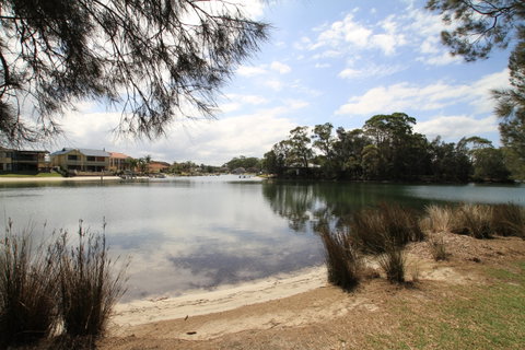 Ray Of Sunshine-Waterfront Reserve - Accommodation Ballina 1