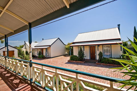 Torquay 1903 Period Cottages - Accommodation Ballina 0