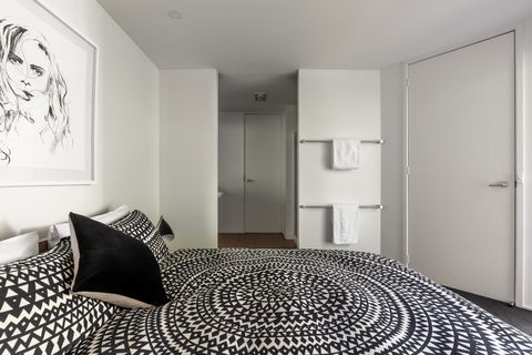 Dlux + Escape @ 83 Great Ocean Road Apartments Lorne - Accommodation Ballina 2