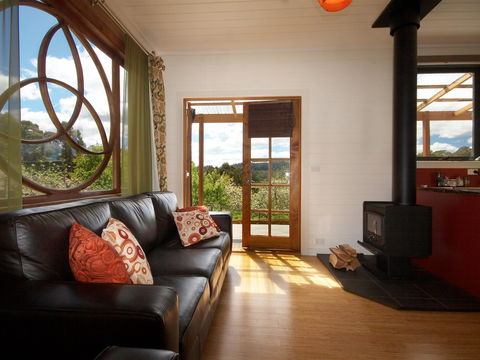 Elvenhome Farm Cottage - Accommodation Ballina 0