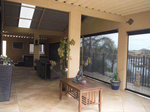 Happy Gilmore - Accommodation Ballina 1