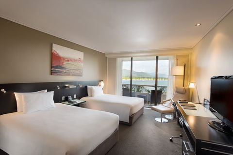 Hilton Cairns - Accommodation Ballina 2