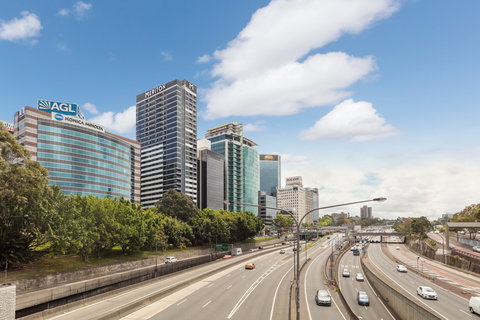 Meriton Suites North Sydney - Accommodation Ballina 0