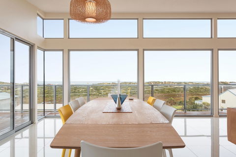 Neighbour Avenue - Accommodation Ballina 1