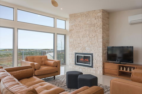 Neighbour Avenue - Accommodation Ballina 2