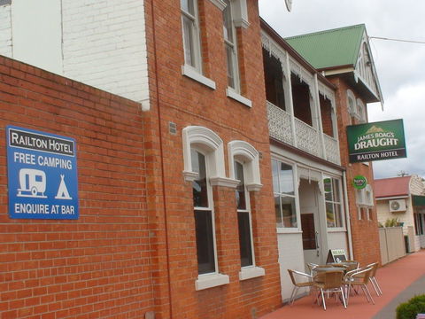 Railton Hotel - Accommodation Ballina 1