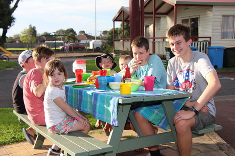 Warrnambool Holiday Park And Motel - Accommodation Ballina 0