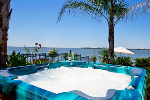 Waterfront Holiday Houses - Accommodation Ballina 1