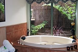 Eagle Hammer Cottages - Accommodation Ballina 4