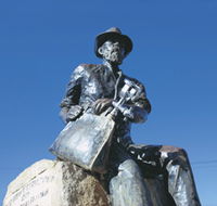 Paddy Hannans Statue - Accommodation Ballina