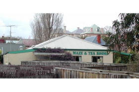 Richmond Maze And Tea Rooms - Accommodation Ballina 0