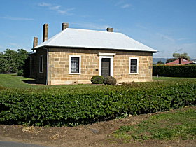 Oatlands Court House - Accommodation Ballina 0