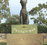 The Dog on the Tucker Box - Accommodation Ballina