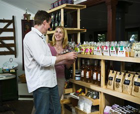 Poachers Pantry And Wily Trout Vineyard - Accommodation Ballina 4