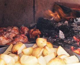 Vesuvio WoodFire Cooking Classes - Accommodation Ballina 2